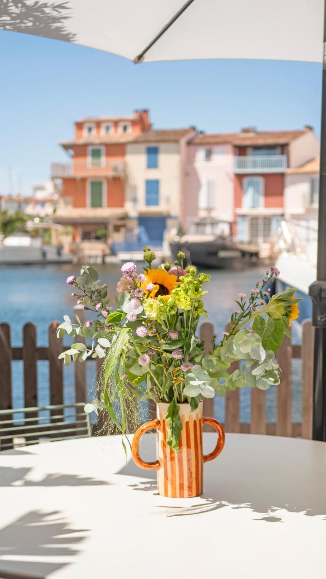 Appartement Amour Terrasse Sur L'Eau Grimaud Exterior foto